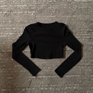 Black Long-Sleeve Cropped Top - Women